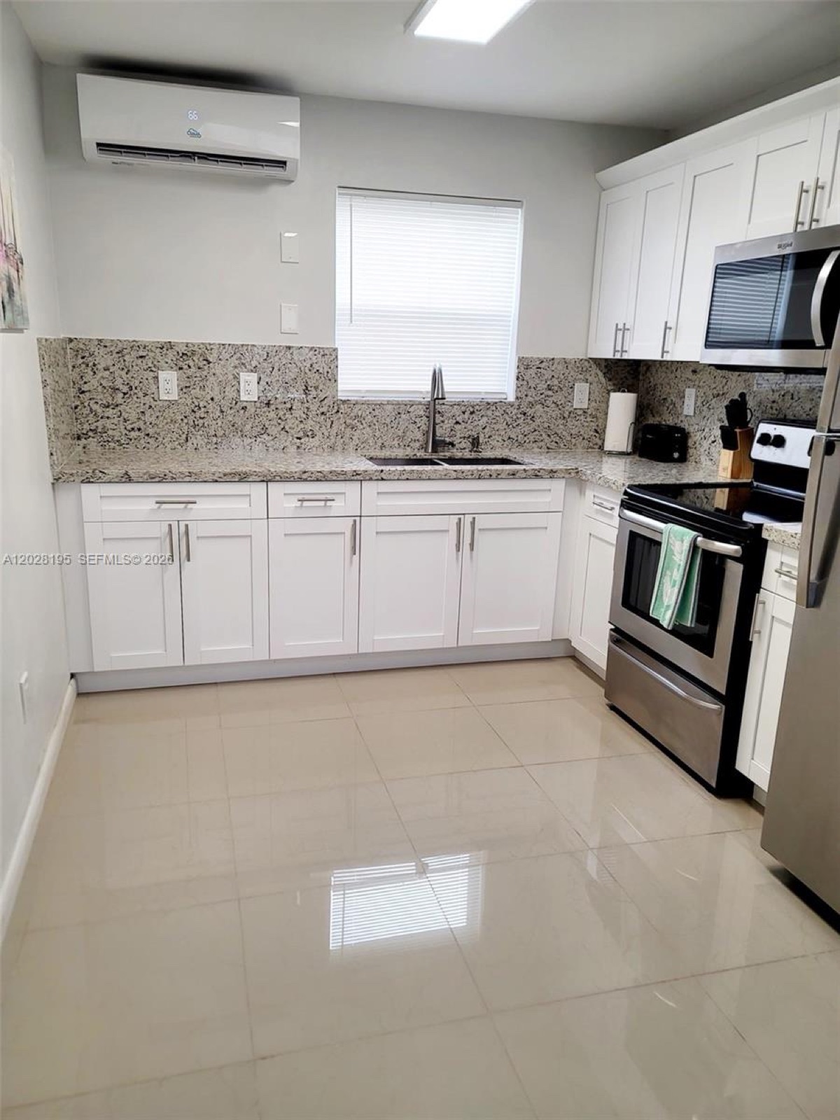 1723 Wiley St, Hollywood, FL 33020