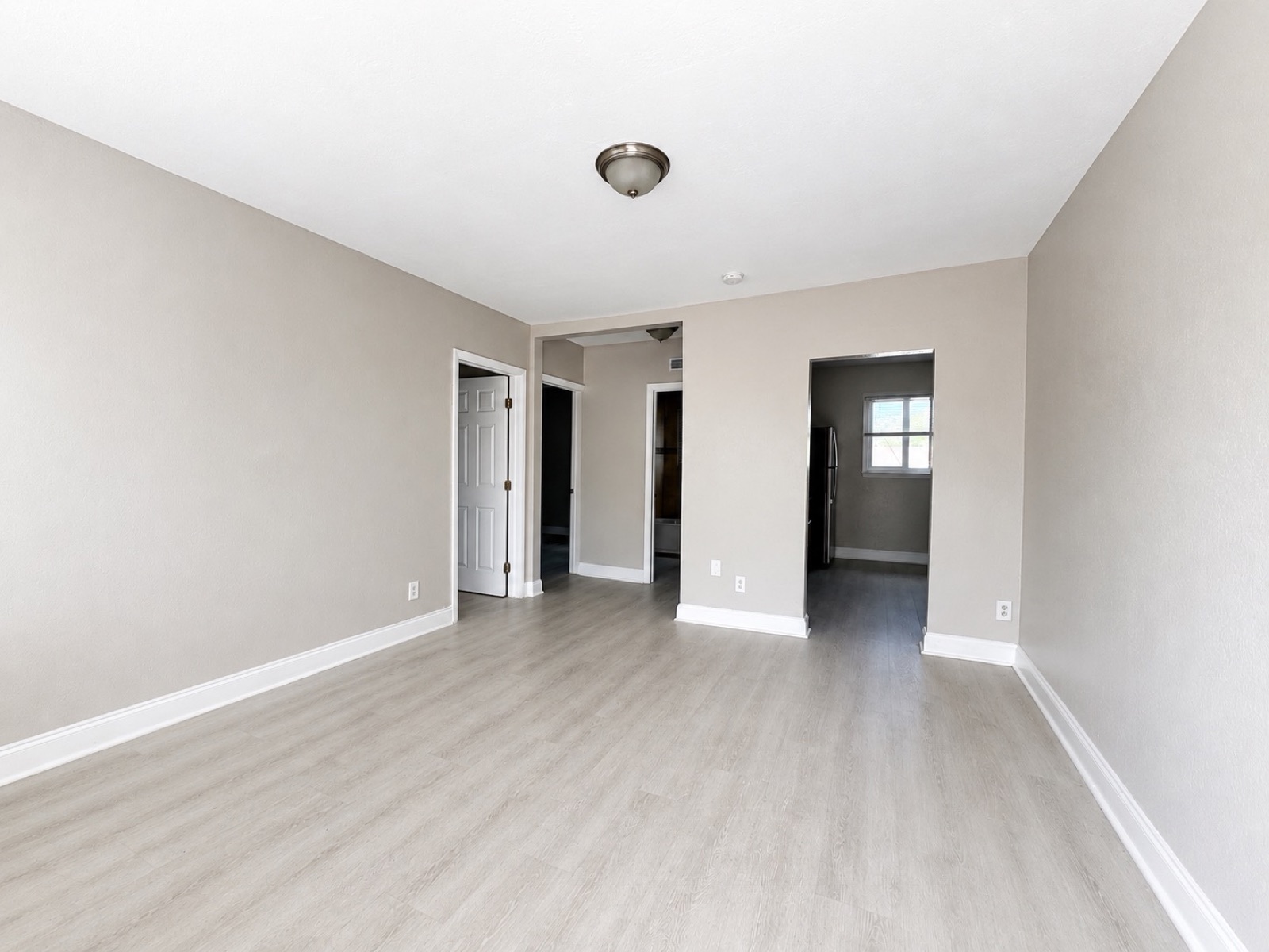 1920 Washington #5 - — 1920 Washington Avenue #5, Opa-Locka, FL 33054