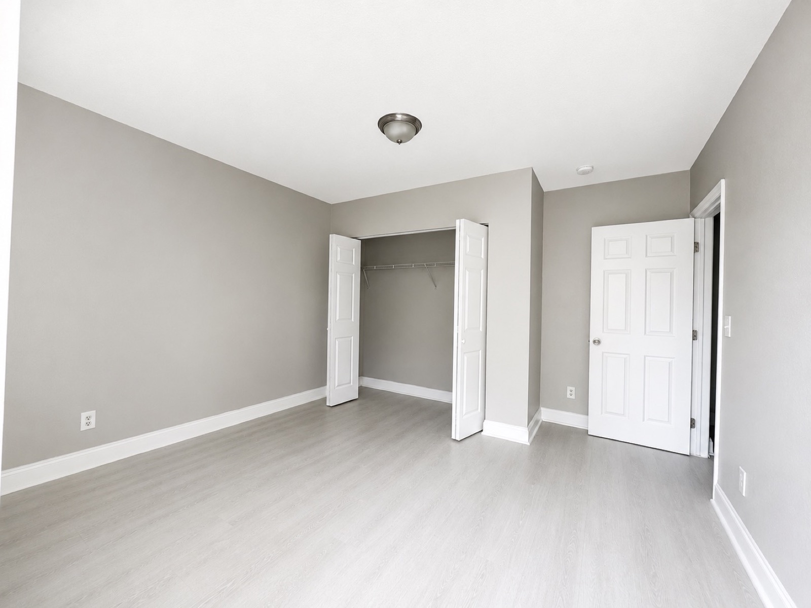 1920 Washington #5 - — 1920 Washington Avenue #5, Opa-Locka, FL 33054