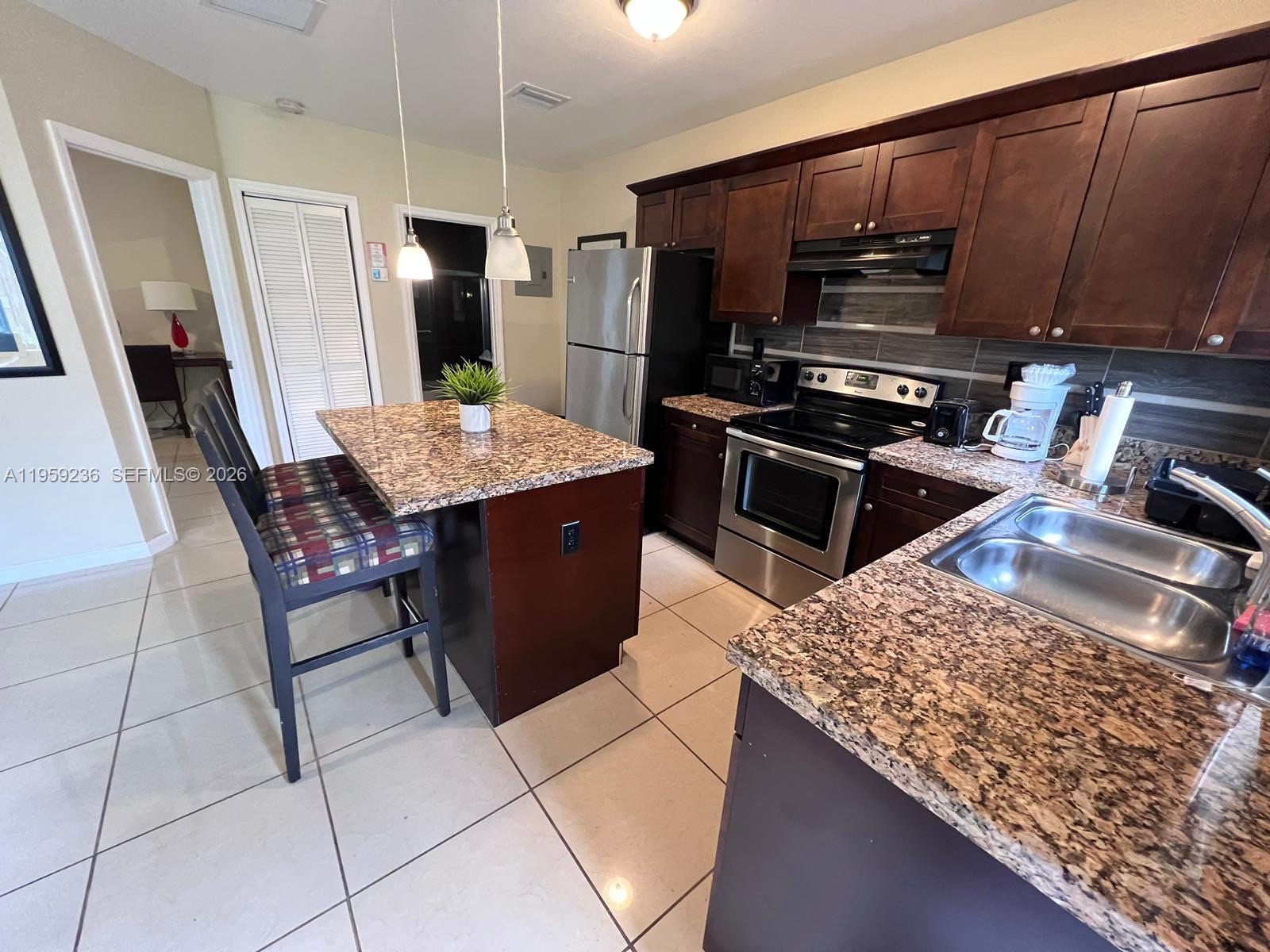 2015 Funston St #1, Hollywood, FL 33020