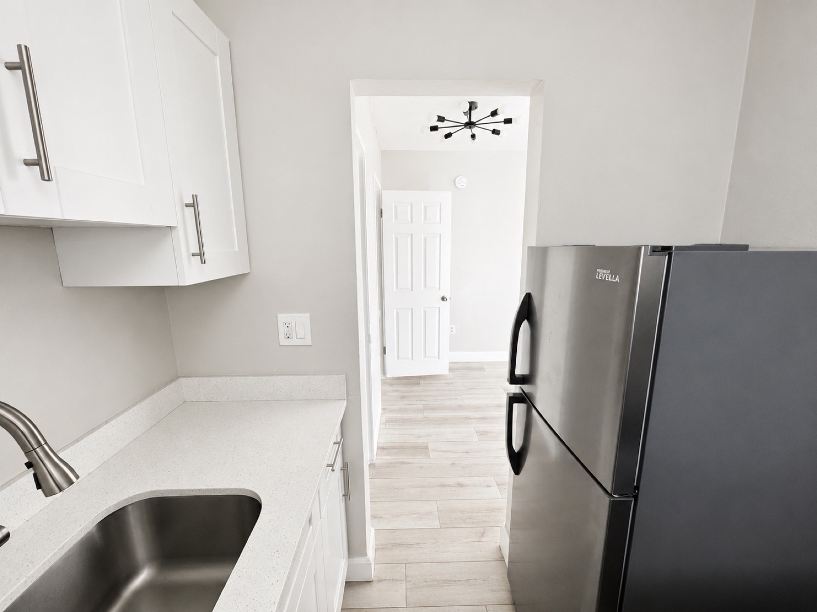 Living — 500 13th Street #9, Miami Beach, FL 33139