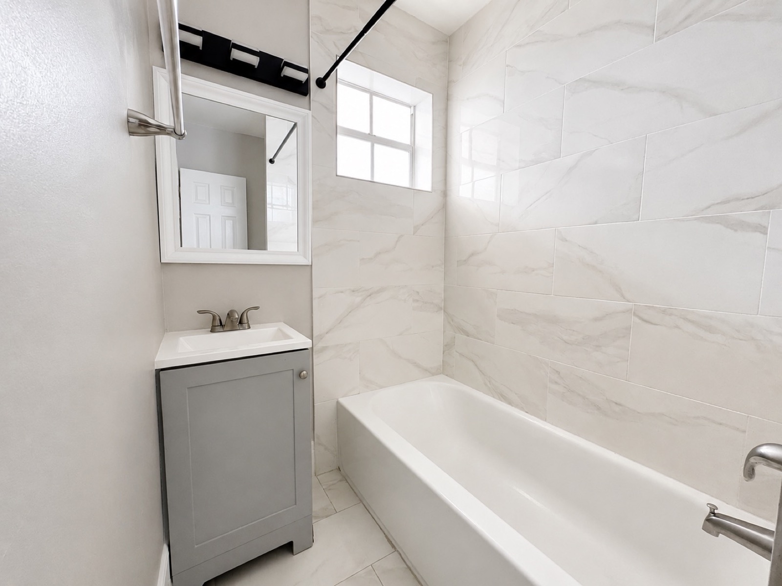 Bath — 500 13th Street #9, Miami Beach, FL 33139