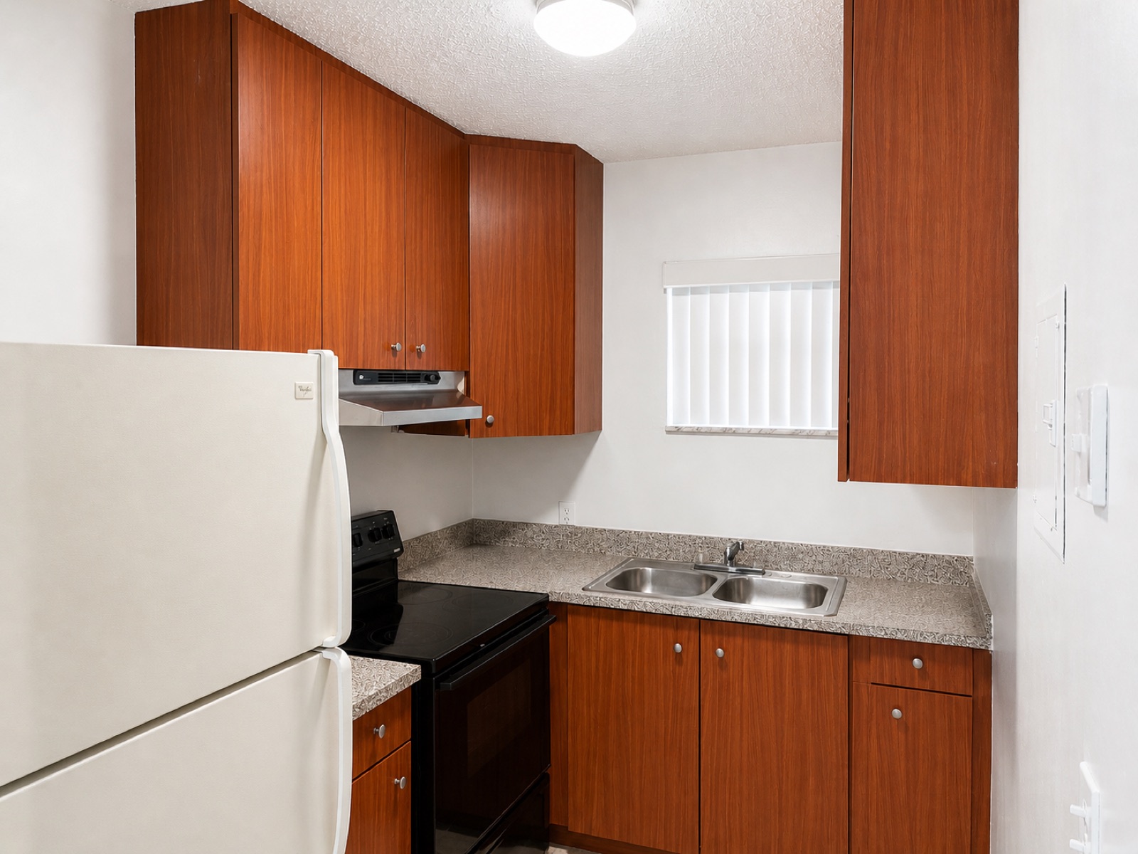 Kitchen — 716 Southwest 16th Avenue #2, Fort Lauderdale, FL 33312