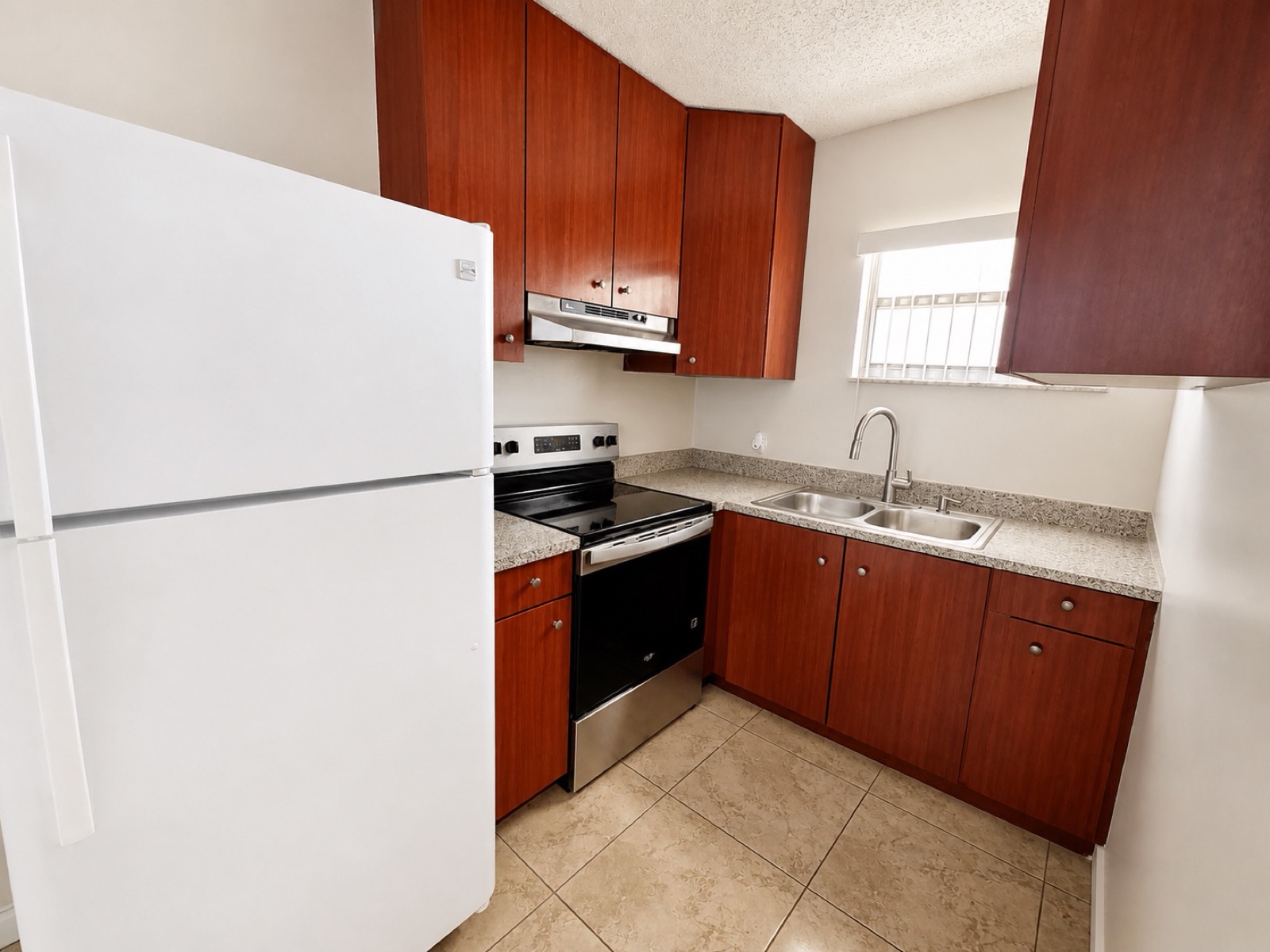 Kitchen — 716 Southwest 16th Avenue #2, Fort Lauderdale, FL 33312