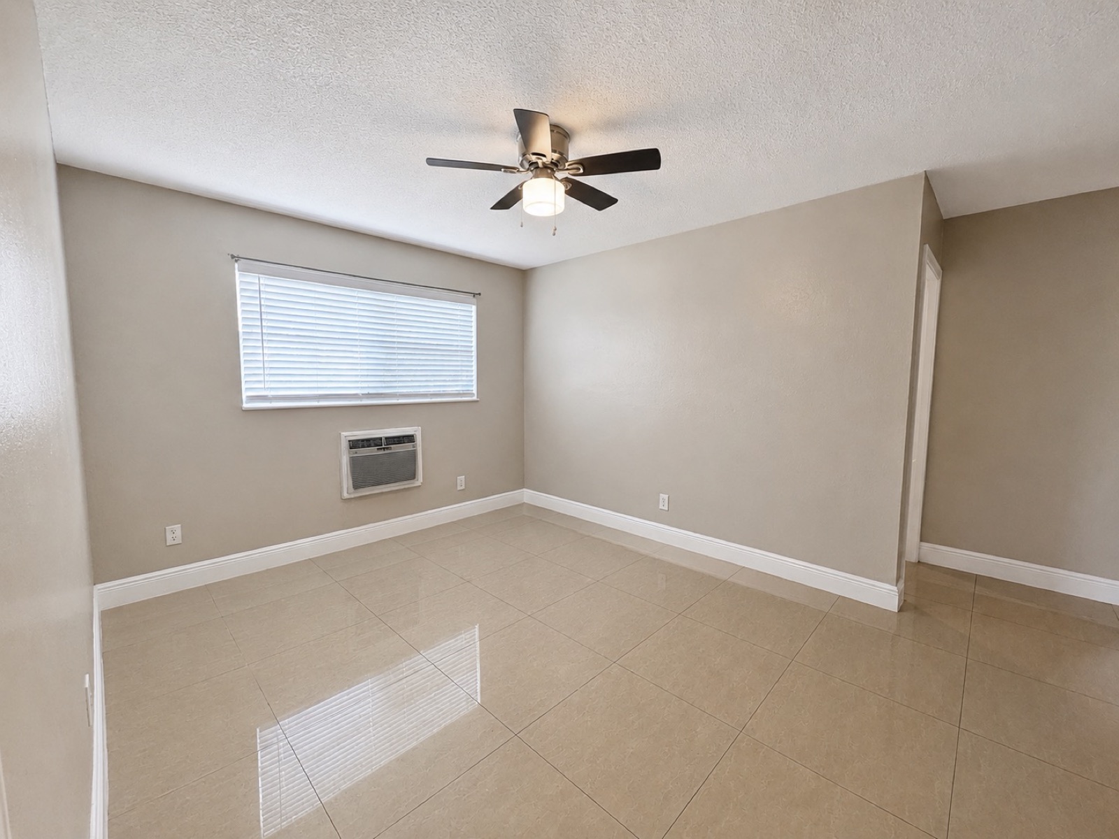 811 NW 6 Avenue #4