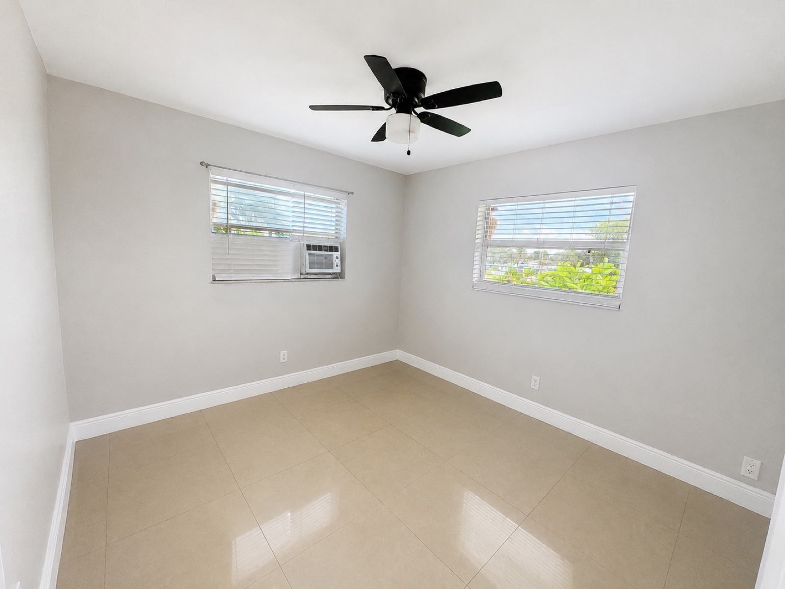 Bedroom — 811 NW 6 Avenue #4, Pompano Beach, FL 33060